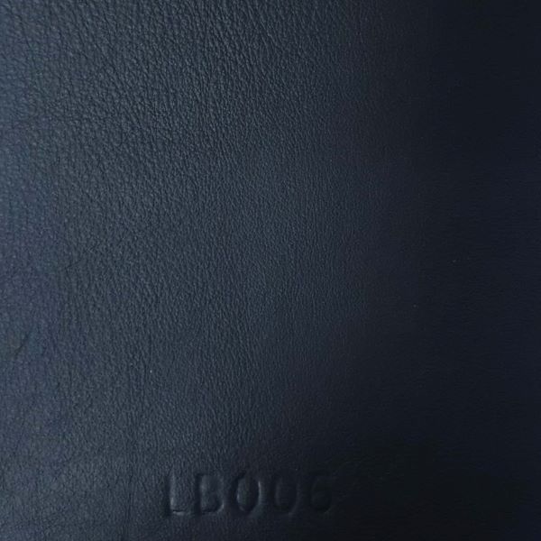LB006 - Leather (Black)